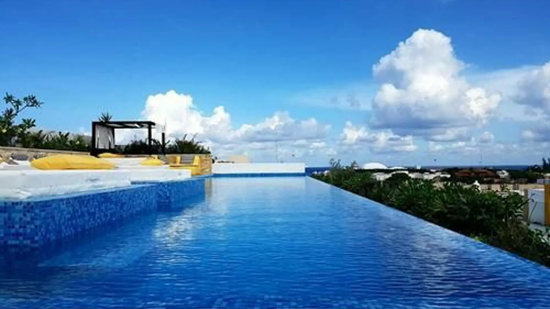 Apartments Playa Del Carmen contacts